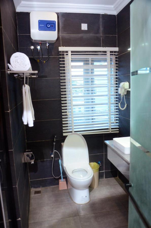 Ivy Hotel Emerald Ikeja Buitenkant foto